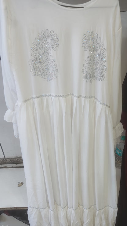 Abaya for Umrah White Abaya Malaysian Georgette Abaya (Flared)